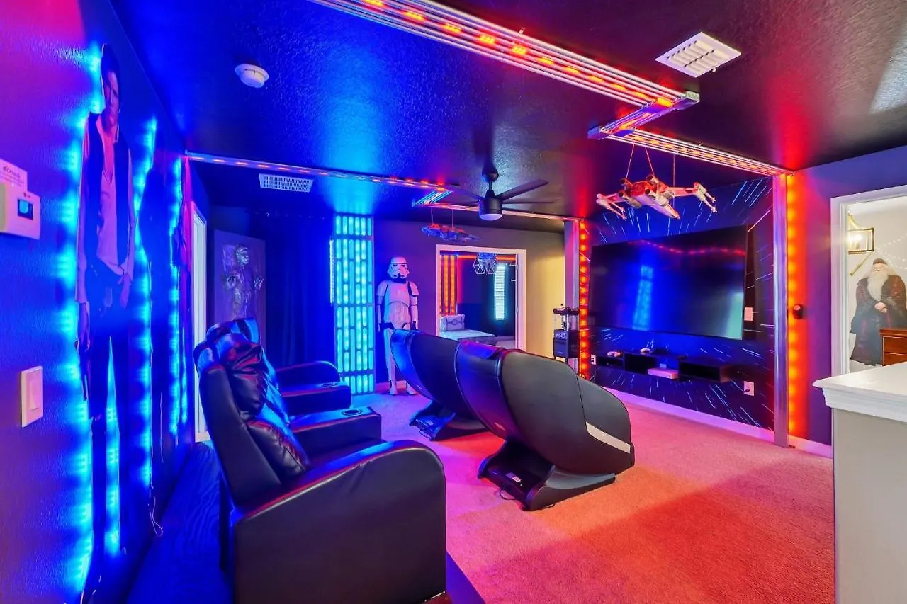 Stunning 9-Br Themed Home With Free Access To A Water Park! Davenport Villa