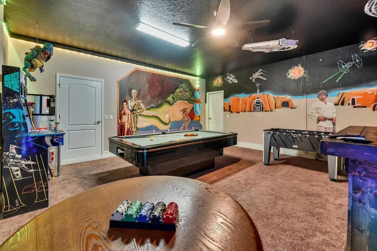 Stunning 9-Br Themed Home With Free Access To A Water Park! Davenport