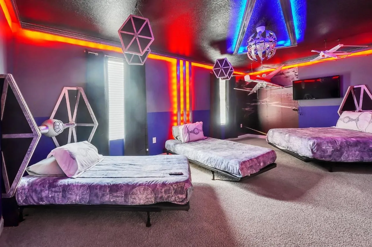 Villa Stunning 9-Br Themed Home With Free Access To A Water Park! Davenport